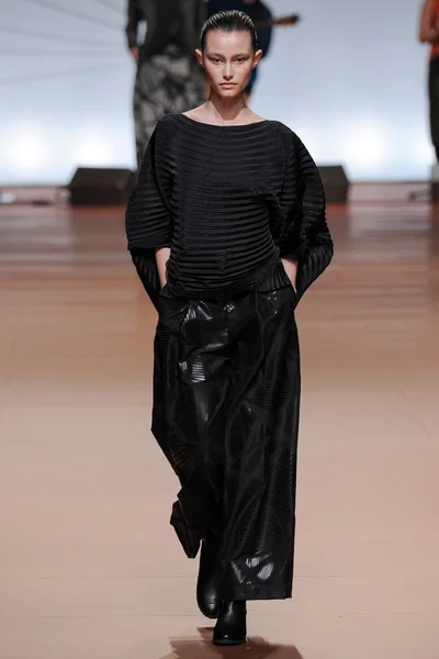 Look 7